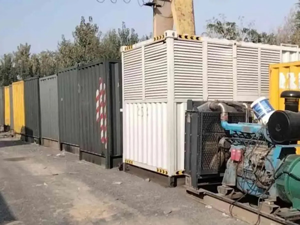 利国镇200KW柴油发电机机组每小时油耗是多少？